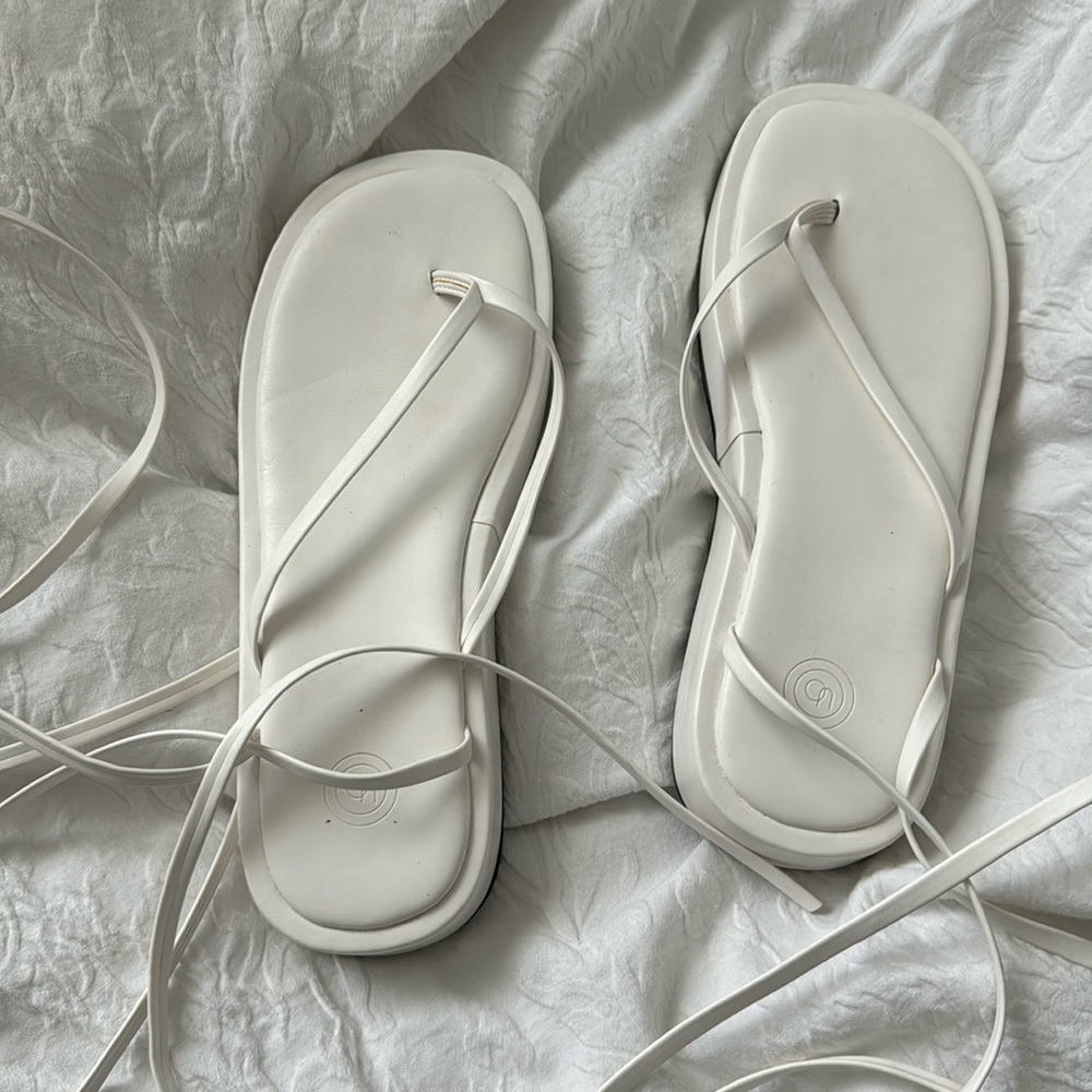 Urban Outfitters White Tie up the Calf Sandals🆕